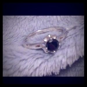 ◇New Onyx lab created stone on silver ring